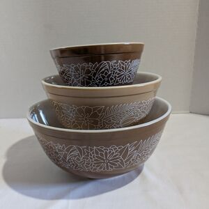 VTG Pyrex Woodland Brown Nesting Mixing Bowls Set Of 3